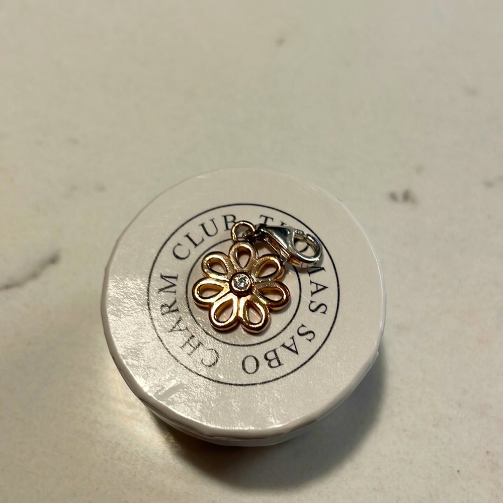 Thomas Sabo Roségold colored flower charm with stone